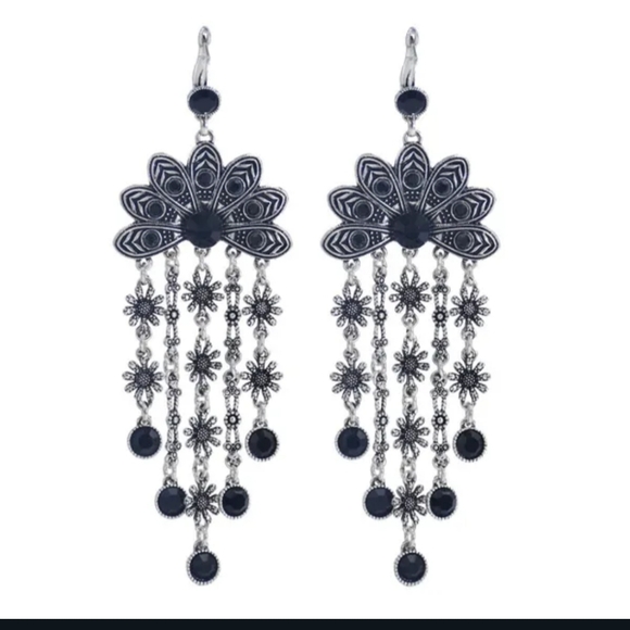 NWT Beautiful Boho Silver W Black Long Dangling Statement Earrings!! - Picture 1 of 6